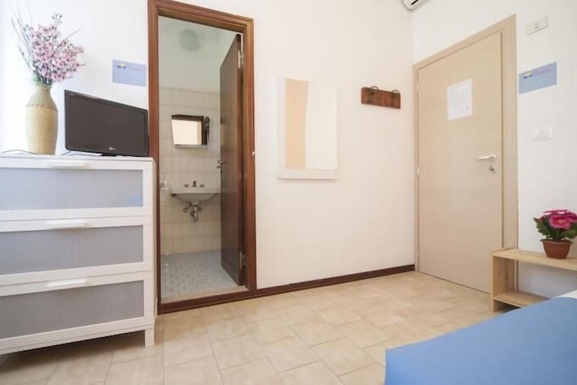 غرفة قياسية, Colombo