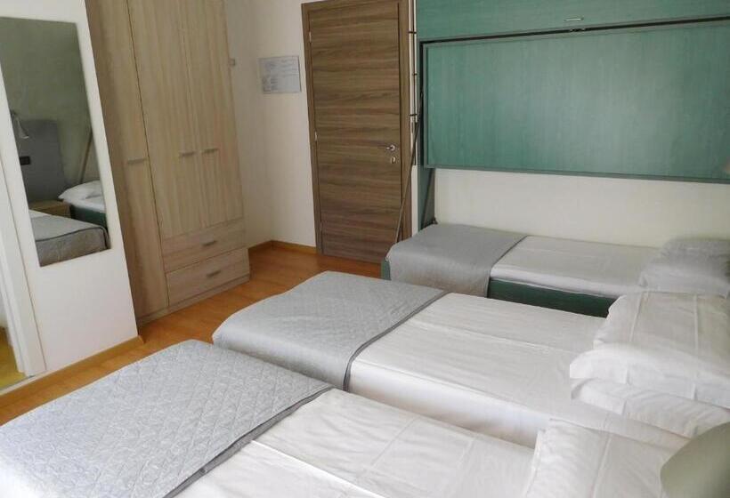 스탠다드 트리플 룸, Emperador