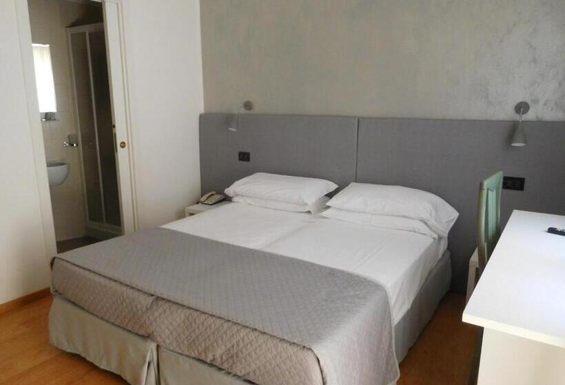 스탠다드 룸, Emperador