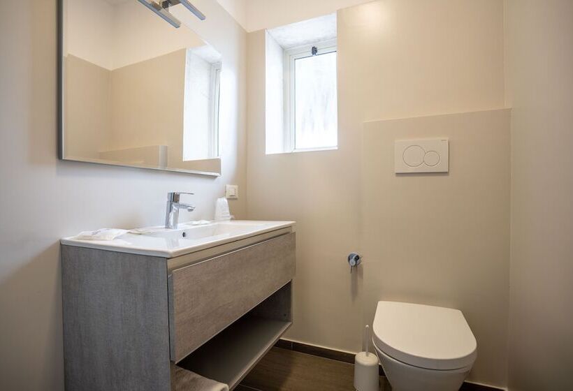 스탠다드 트리플 룸, Germania