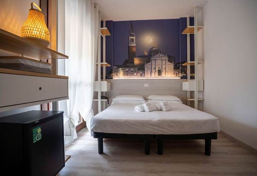 غرفة قياسية ثلاثية, Germania