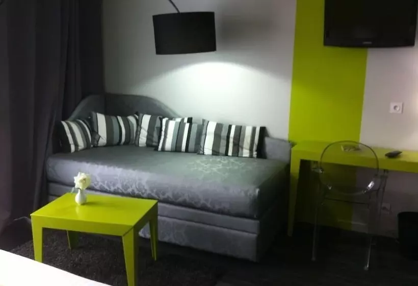 Sviitti, Golf Hotel Colvert   Room Service Disponible