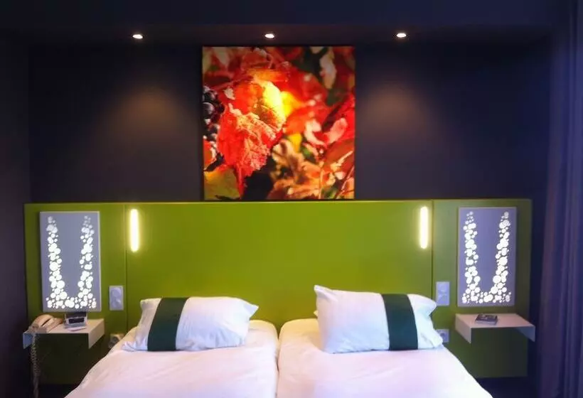 Perhehuone, Golf Hotel Colvert   Room Service Disponible