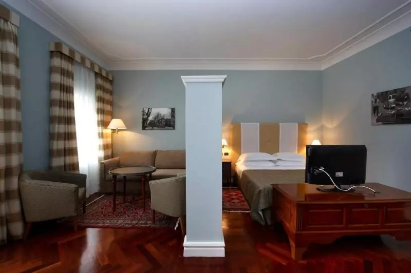 سوییت اجرایی, Grand Hotel Piazza Borsa