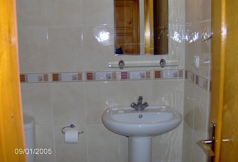 スタンダードトリプルルーム, Gulec