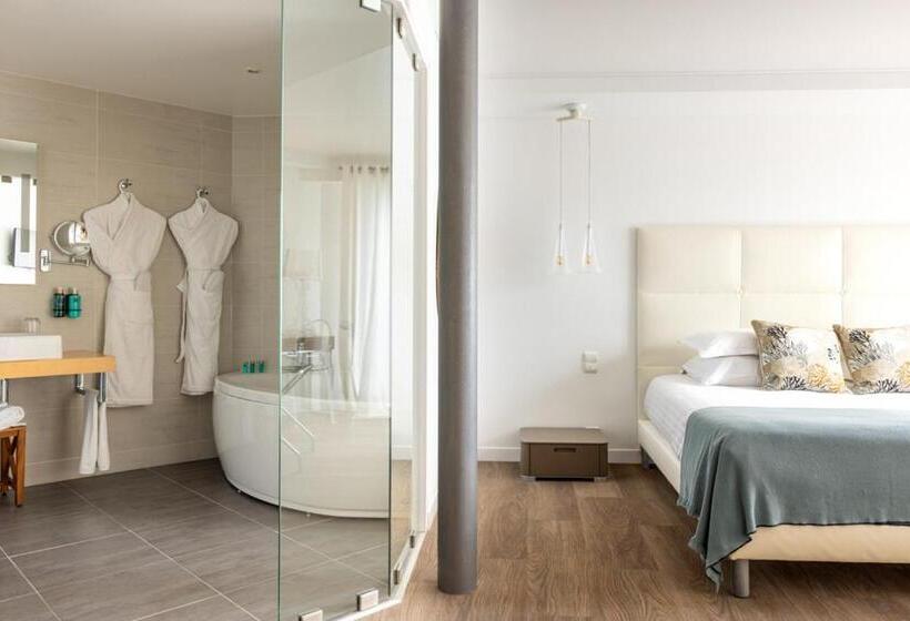 Номер Стандарт с Балконом, Hôtel La Marine
