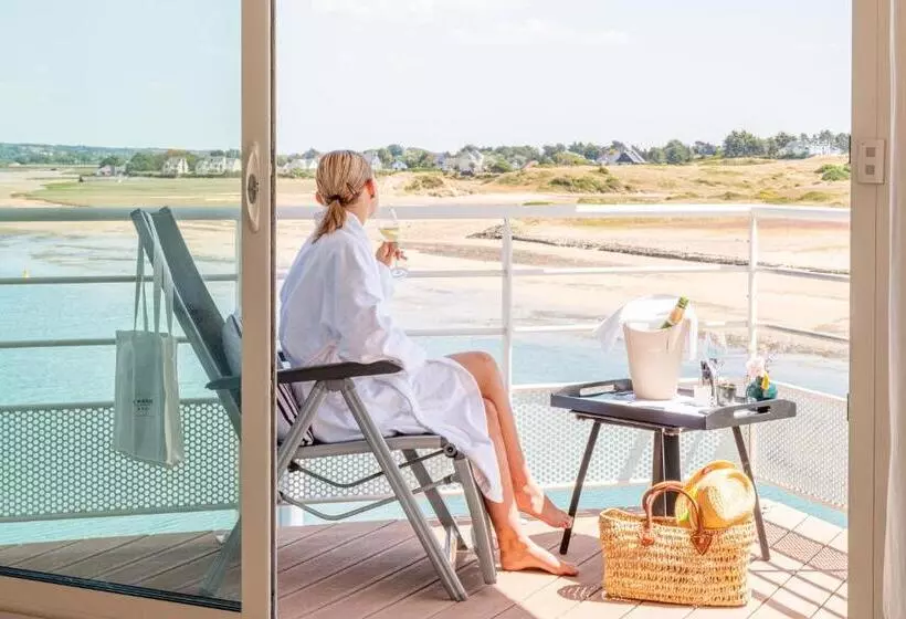 オーシャンビューのスーペリアトリプルルーム, Hôtel La Marine