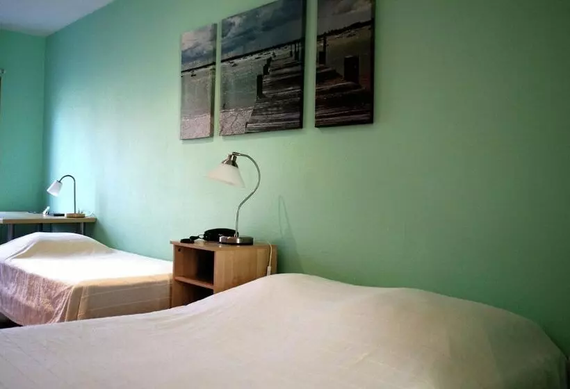 Standard Triple Room, Hôtel Restaurant Caribou