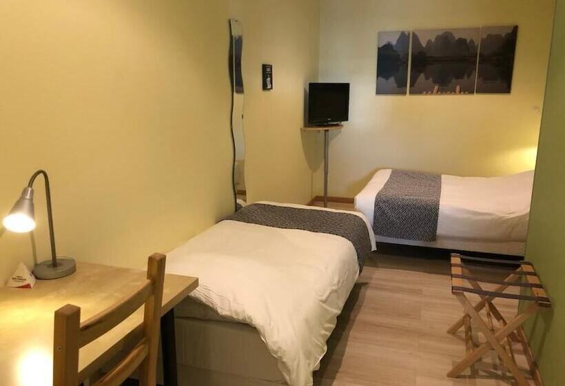 חדר סטנדרט לשלושה, Hôtel Restaurant Caribou