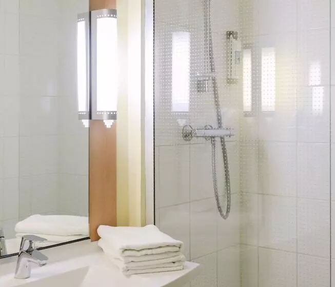 バルコニー付きスタンダードルーム, Ibis Ciboure Saintjeandeluz