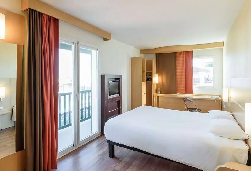 バルコニー付きスタンダードルーム, Ibis Ciboure Saintjeandeluz