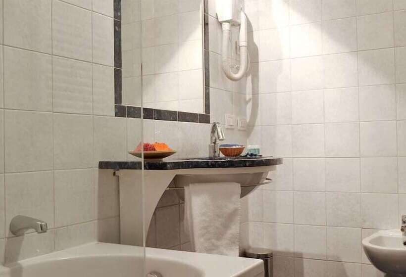 غرفة قياسية فردية, Inn