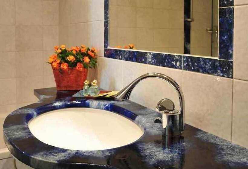 غرفة قياسية, Inn