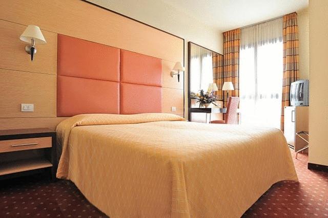 Номер Стандарт Трехместный, Inn
