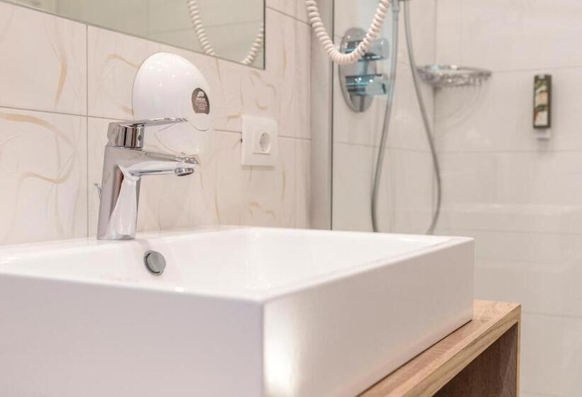 Номер Стандарт, La Pineta