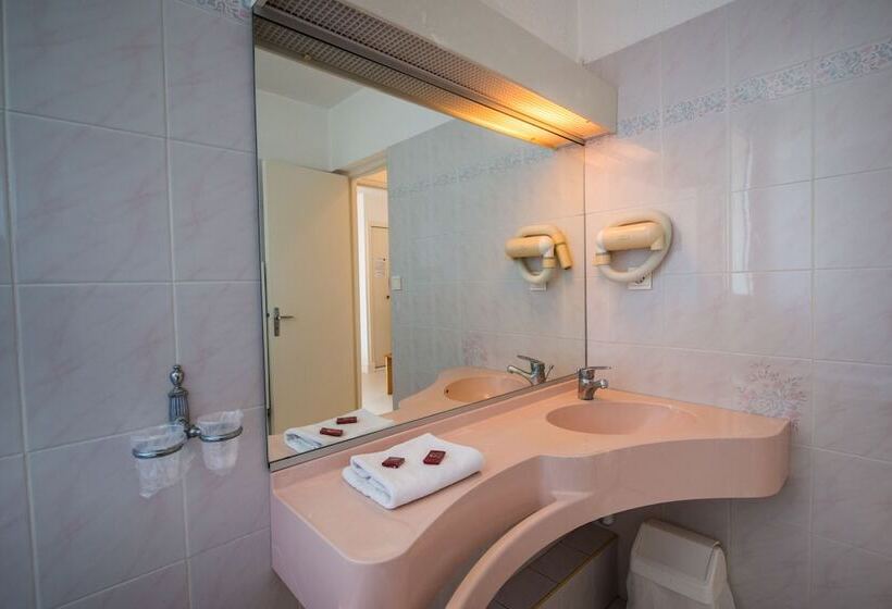 스탠다드 트리플 룸, Le Domaine Du Mas Blanc By Popinns