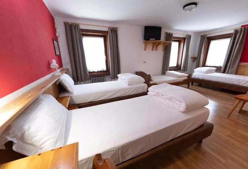 Standard Neljän Hengen Huone, Meuble' Joli