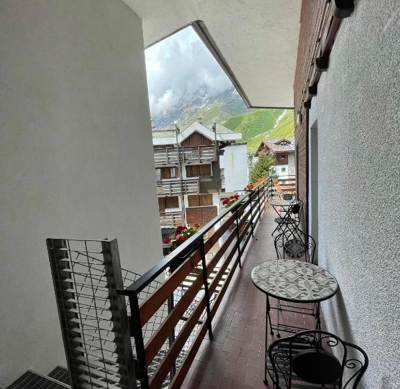 이코노미 룸, Meuble' Joli