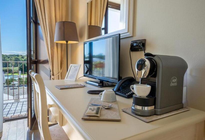 חדר דלוקס עם מרפסת, Relais Bella Rosina Pool & Spa