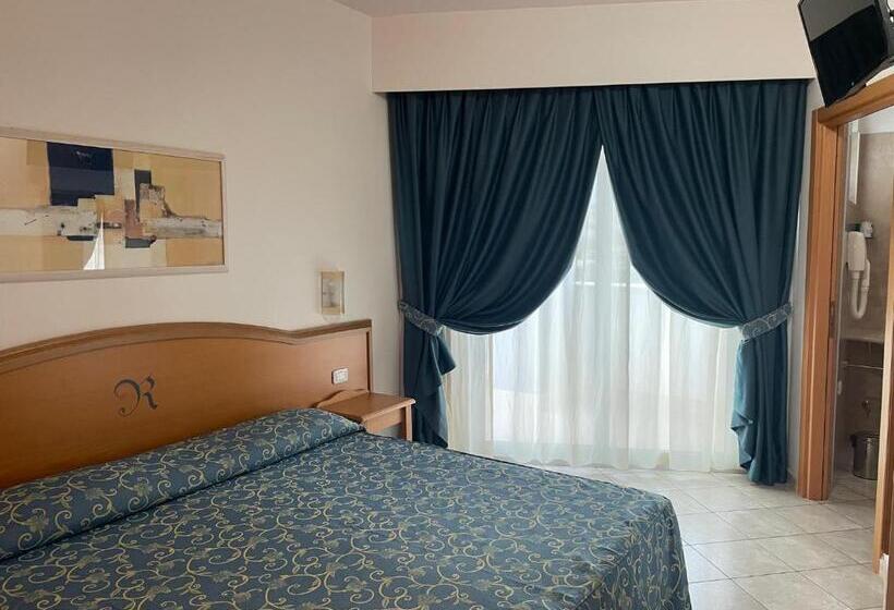 Четырехместный Номер Стандарт, Roses