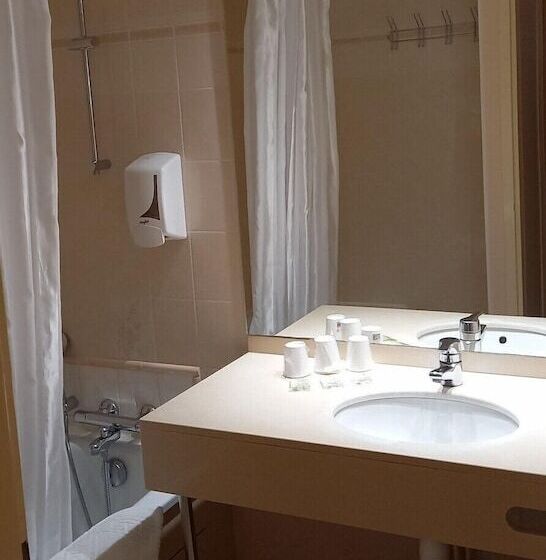 חדר סטנדרט לשלושה, Sables D O Et Son Restaurant Le 16 Bis