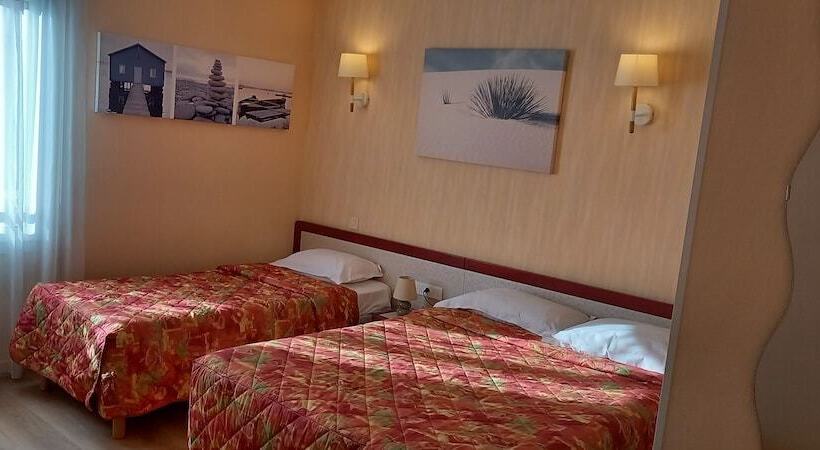 חדר סטנדרט לשלושה, Sables D O Et Son Restaurant Le 16 Bis