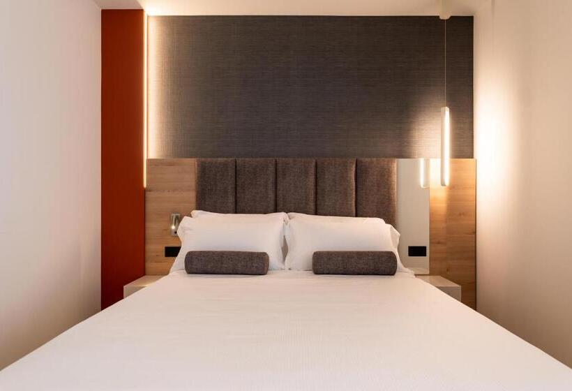 サイドオーシャンビュースタンダードルーム, Sporting Riccione