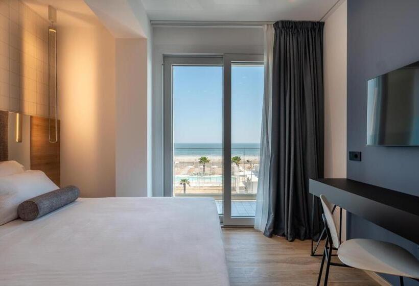 オーシャンビューデラックスルームバルコニー付き, Sporting Riccione