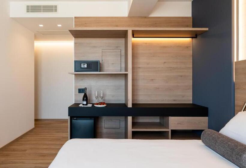 オーシャンビューデラックスルームバルコニー付き, Sporting Riccione