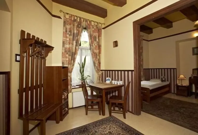 Standard Neljän Hengen Huone, Globtroter Guest House