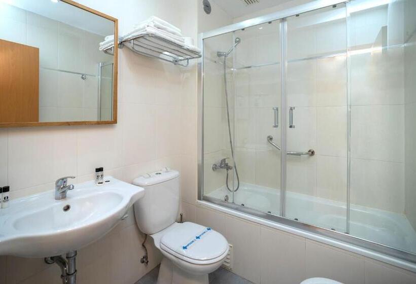 اتاق استاندارد با بالکن, Canada