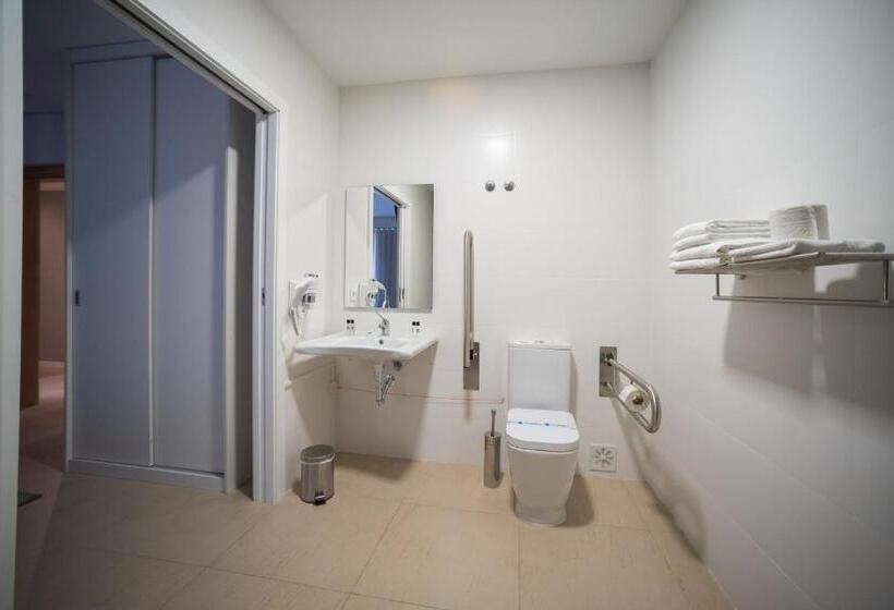 Quarto Estandar para Deficientes Físicos, Canada