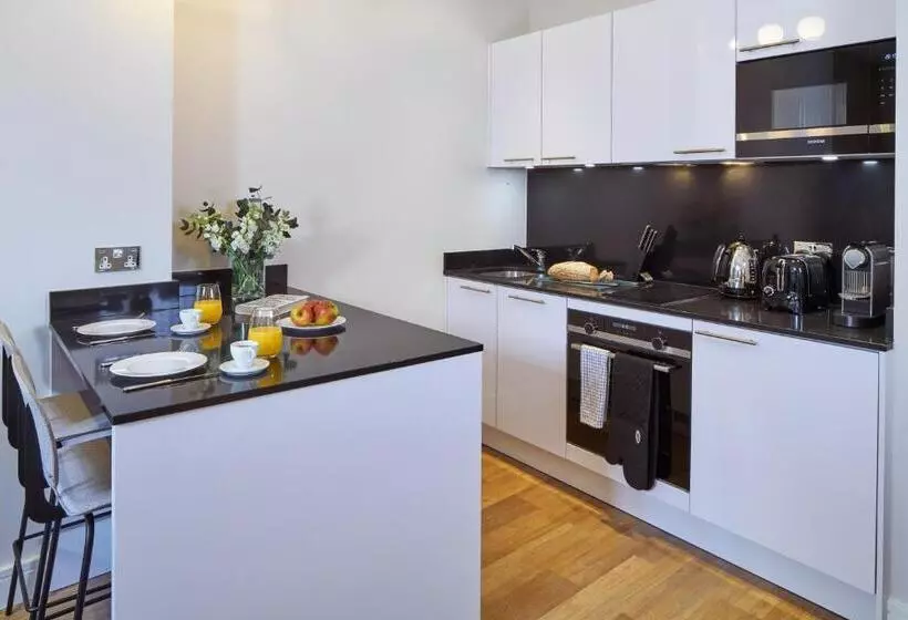 آپارتمان 1 خوابه, Cheval Harrington Court At South Kensington