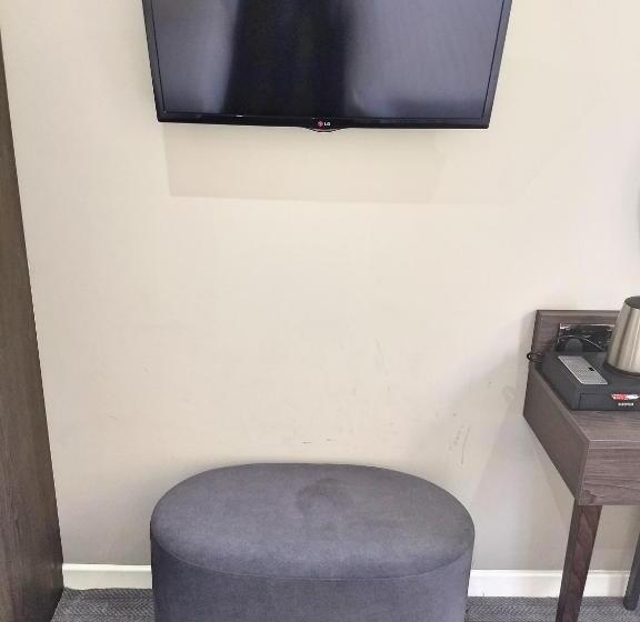 标准三人间, Garden Court