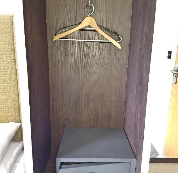 家庭间, Garden Court