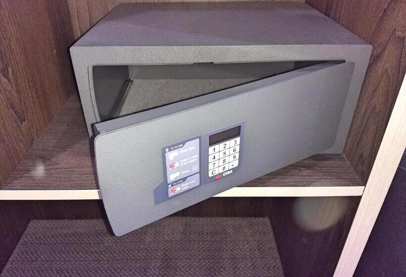 家庭间, Garden Court