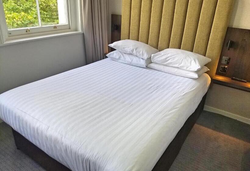 豪华三人间, Garden Court