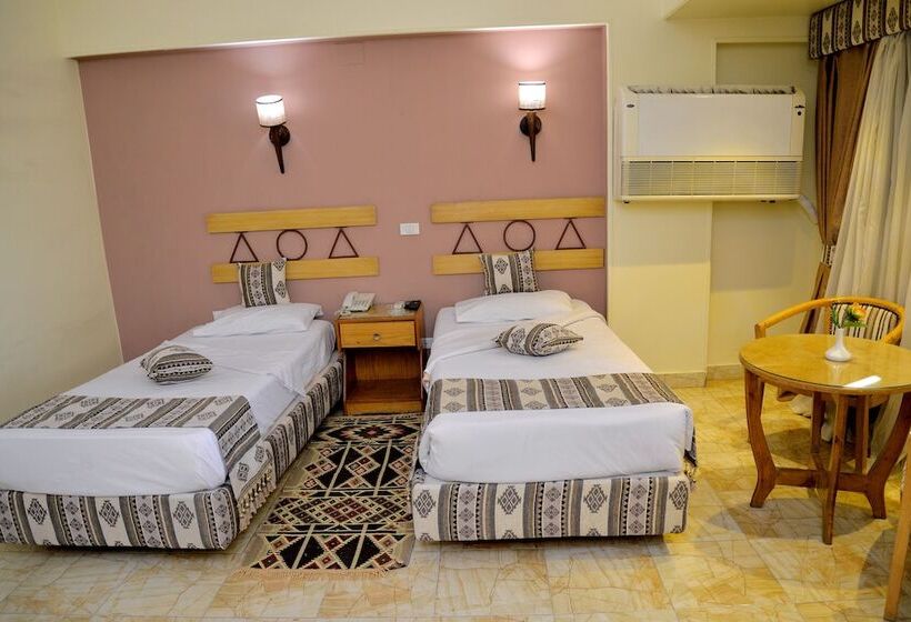 اتاق استاندارد سه نفره, Marhaba Palace