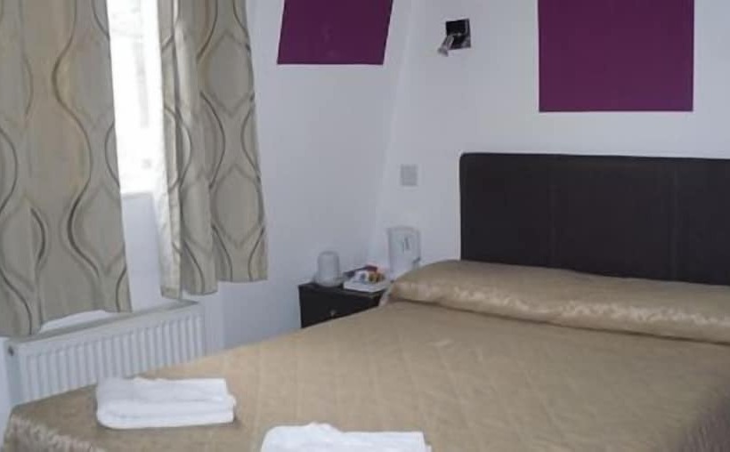 标准间, Notting Hill Gate