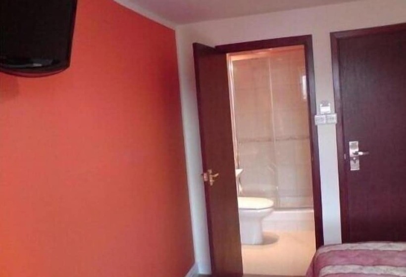 标准间, Notting Hill Gate