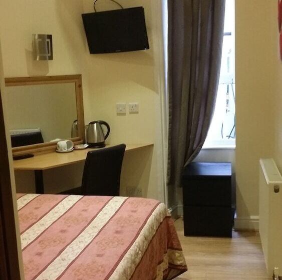 标准间, Notting Hill Gate