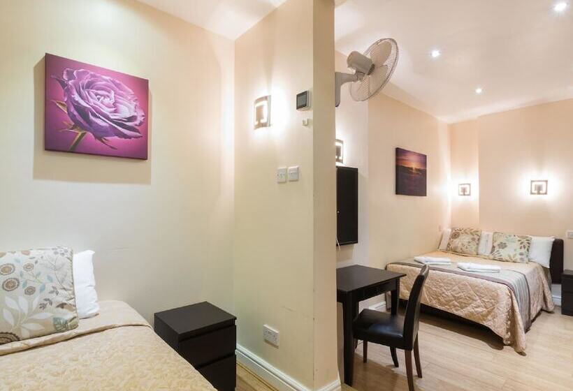 标准三人间, Notting Hill Gate