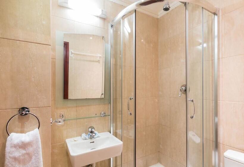 Четырехместный Номер Стандарт, Notting Hill Gate
