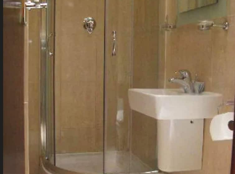 家庭间, Notting Hill Gate