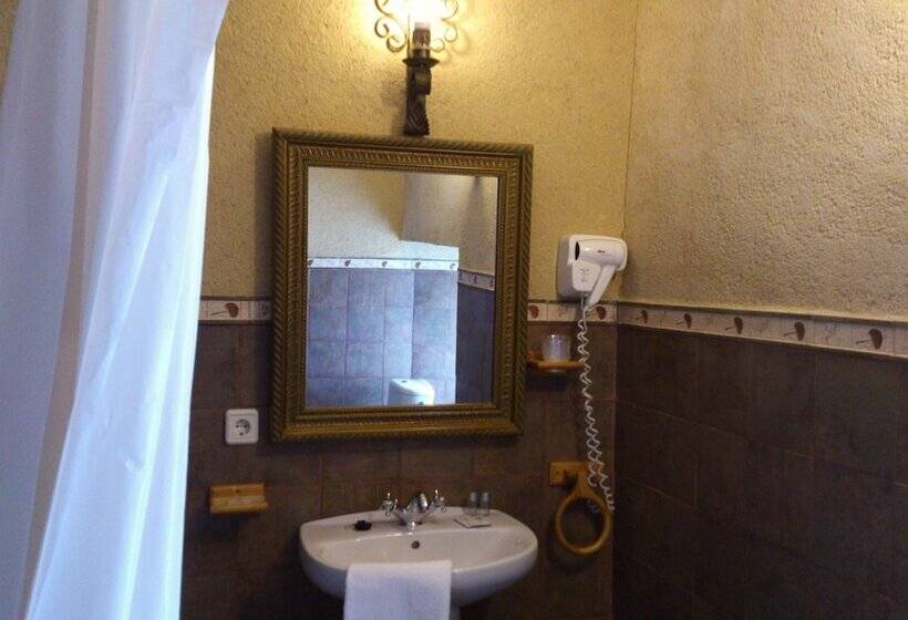 标准间, Palacio De Los Alvarado