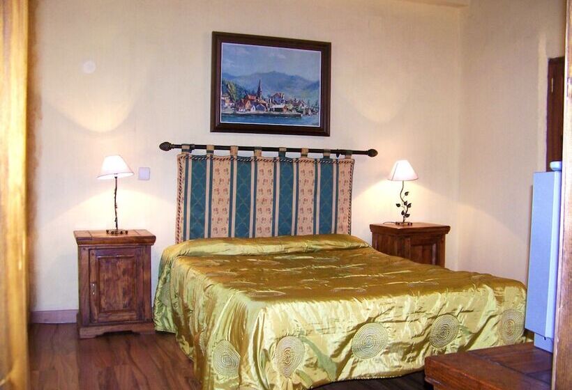 标准间, Palacio De Los Alvarado