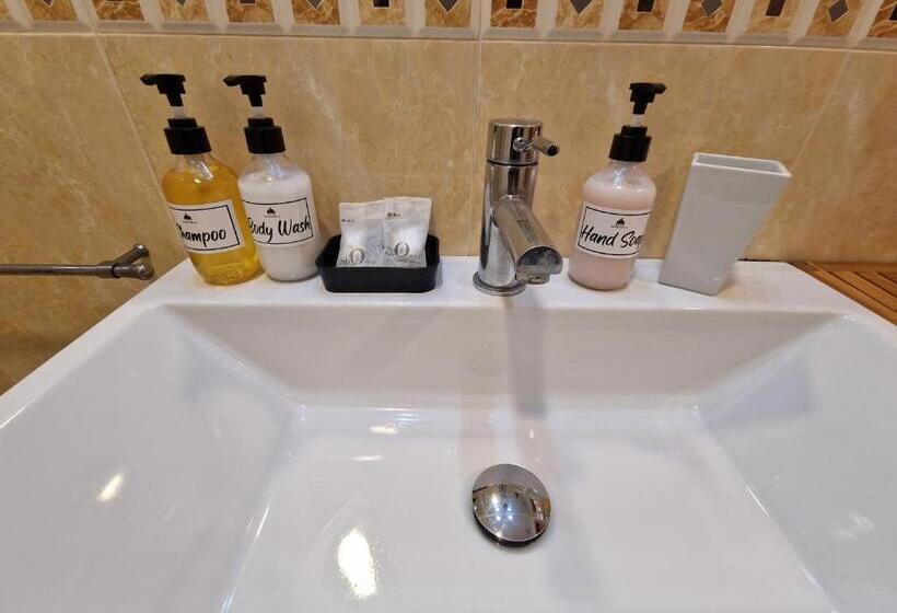 חדר סטנדרט, Papavistarelais