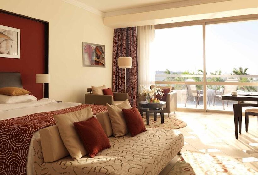 اتاق استاندارد با تراس, Radisson Blu Hotel & Convention Center, Alexandria