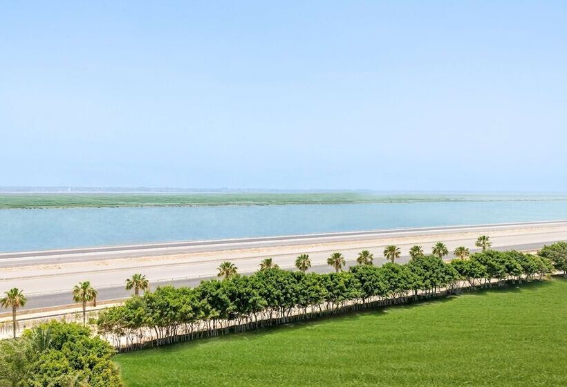 Suite with Terrace, Radisson Blu Hotel & Convention Center, Alexandria