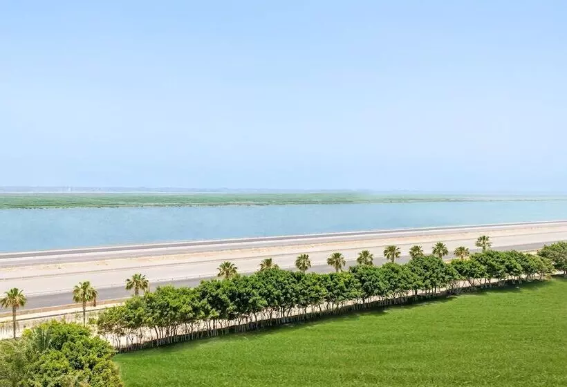 Suite with Terrace, Radisson Blu Hotel & Convention Center, Alexandria